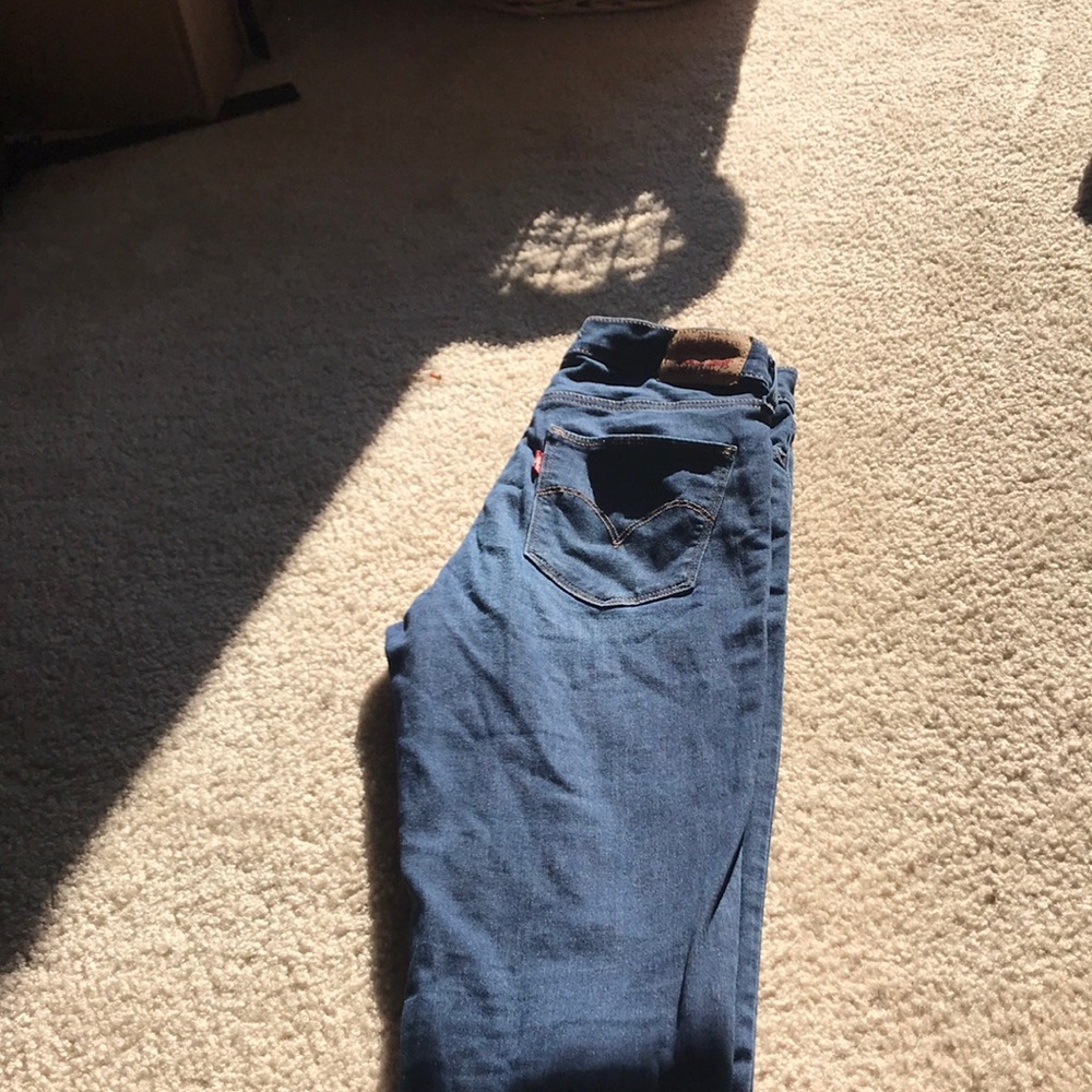 Slimming skinny Levi’s jeans